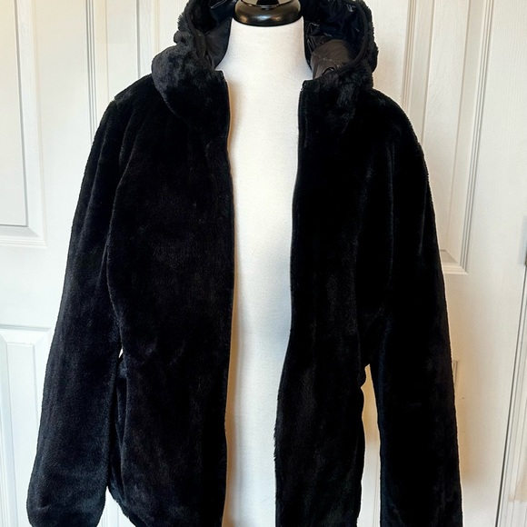 Andrew Marc Ladies' Ultra Soft Attached Hood Reversible Jacket in XL - Picture 5 of 9